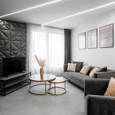 Avand Apartment